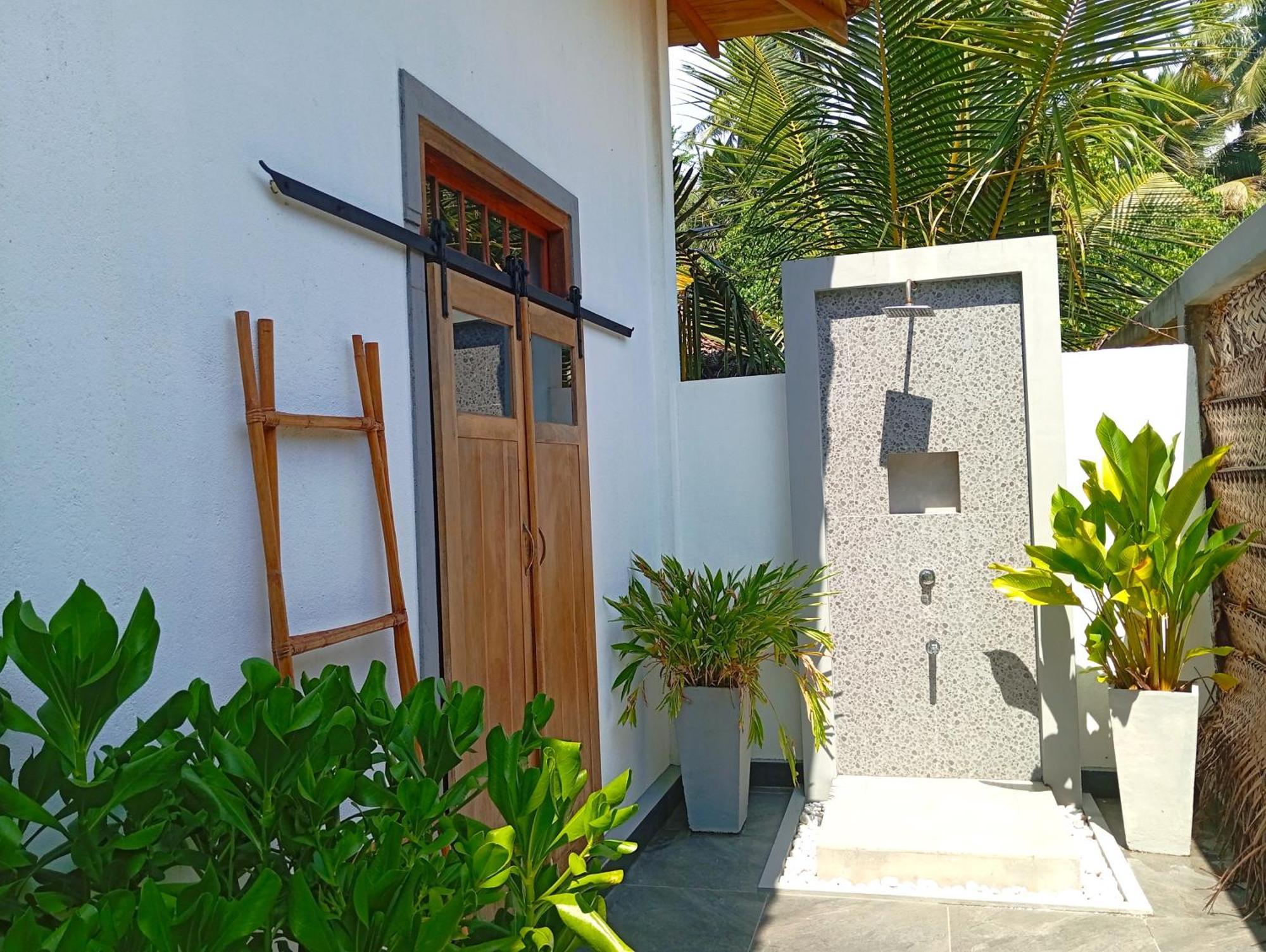 Sleeping Elephant Beach Resort تانجالي الغرفة الصورة